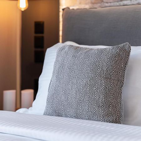 Gm Luxury Suites Калаврита Стая снимка
