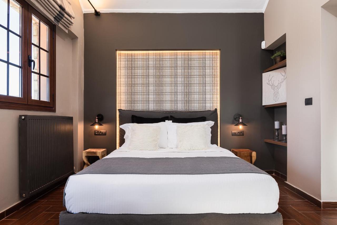 Gm Luxury Suites Калаврита Екстериор снимка