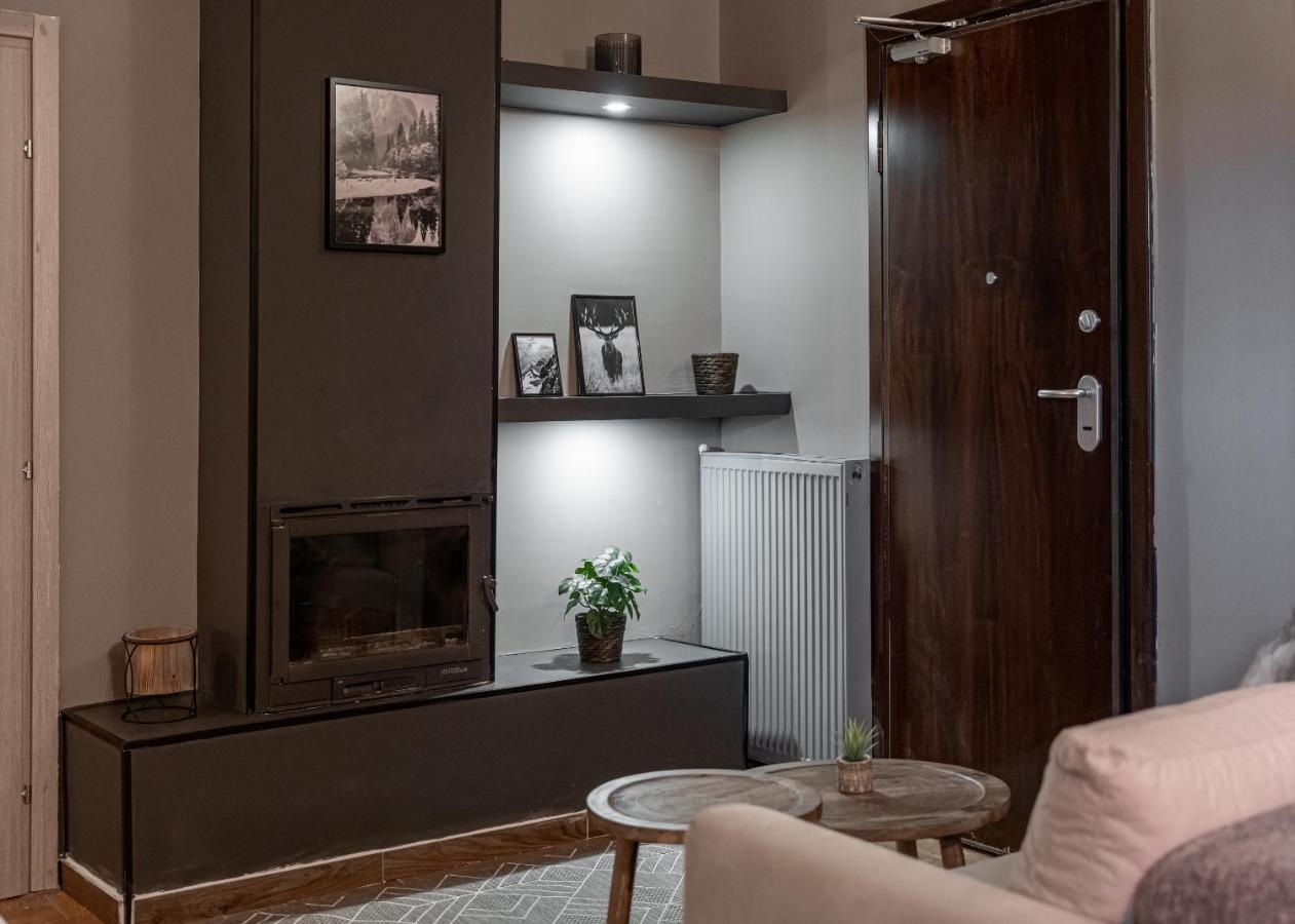 Gm Luxury Suites Калаврита Екстериор снимка