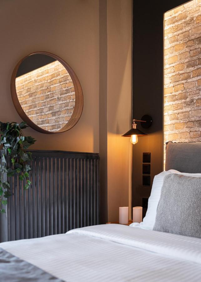 Gm Luxury Suites Калаврита Екстериор снимка