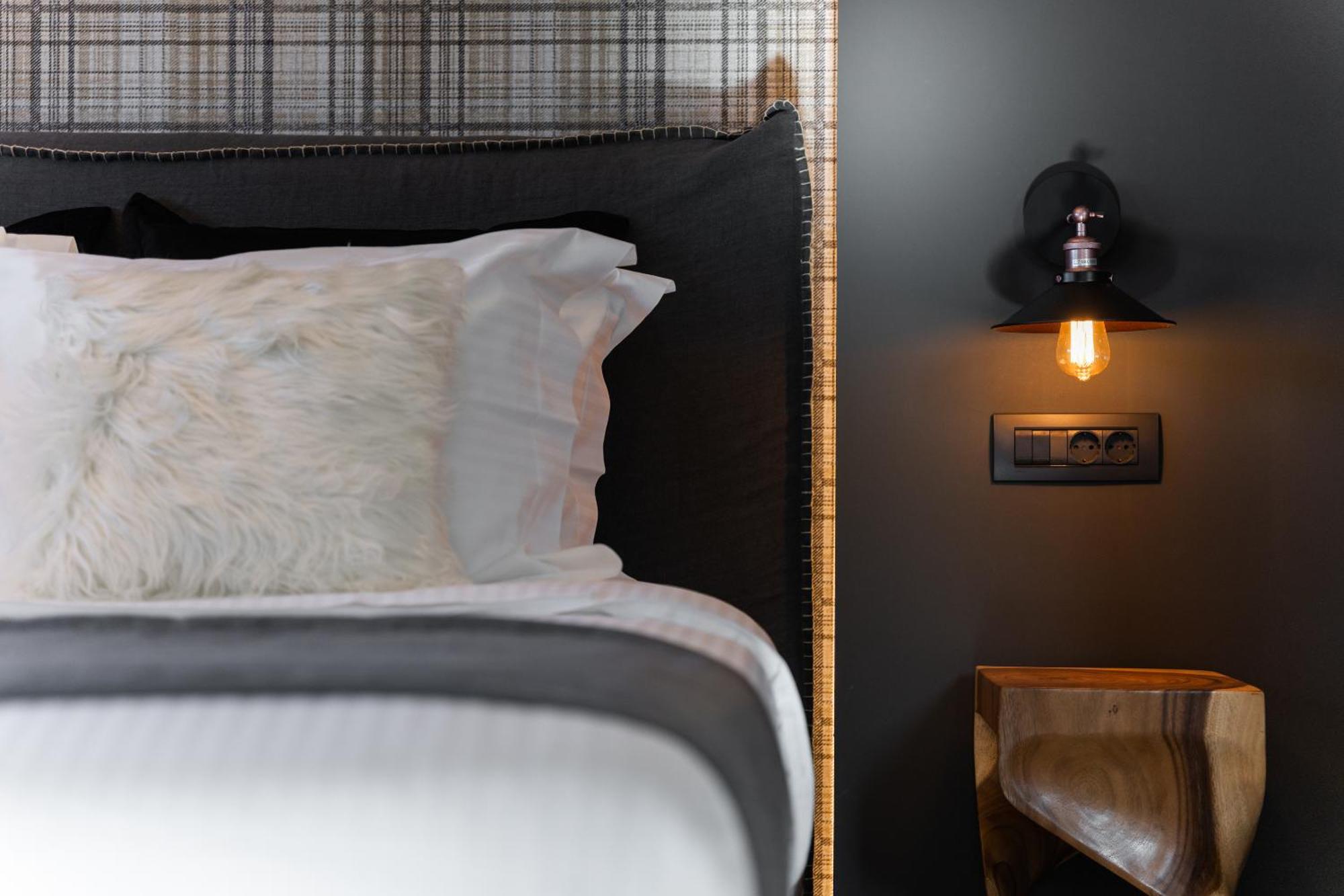 Gm Luxury Suites Калаврита Стая снимка